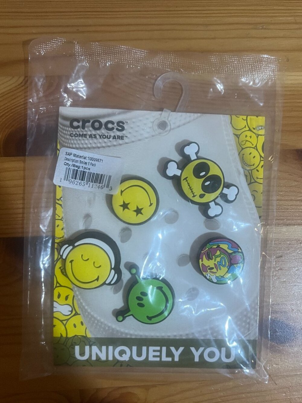 Crocs unisex adult Jibbitz Icon Pack | Jibbitz for Crocs Shoe Charms, Smiley, Sm